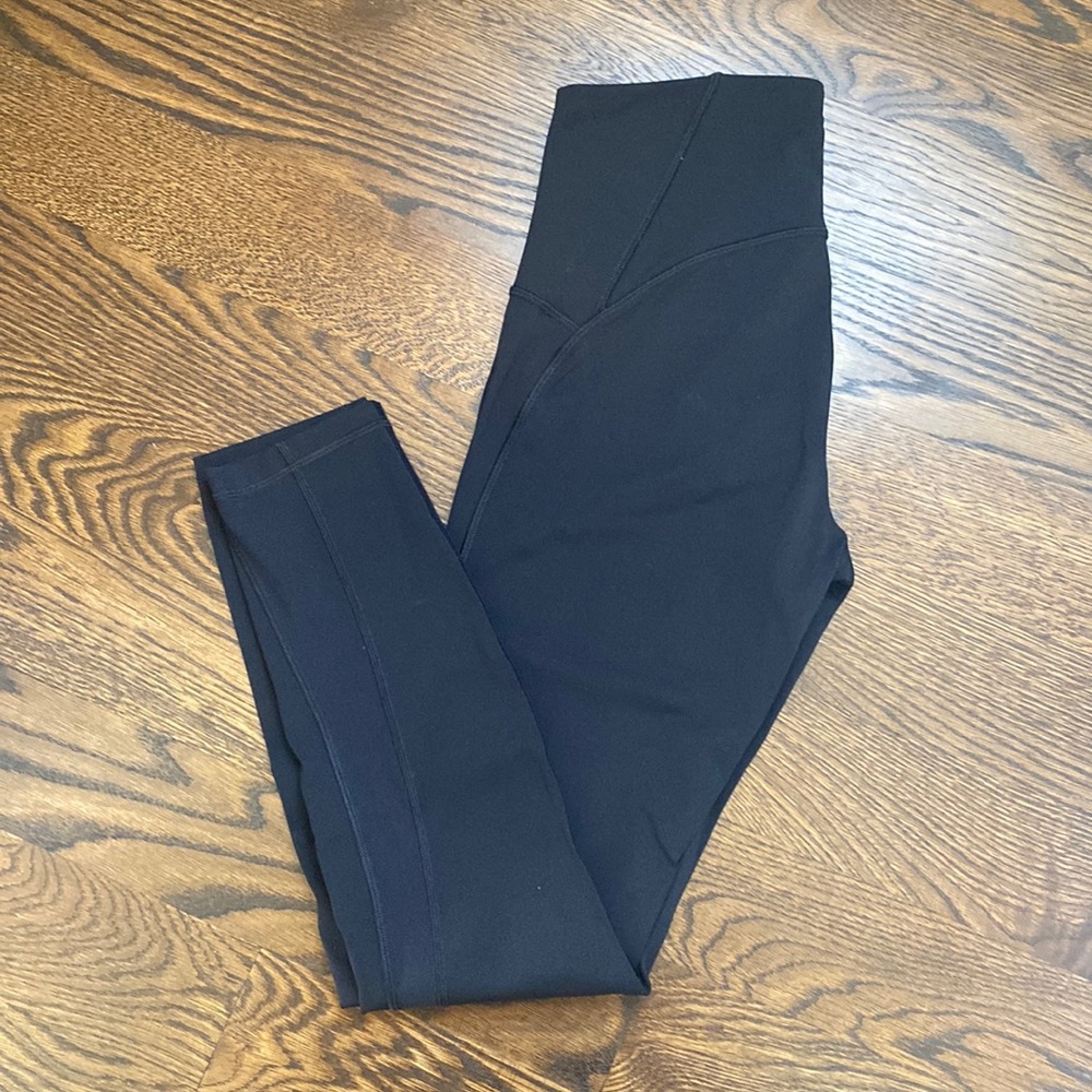 Size 6 black lululemon leggings